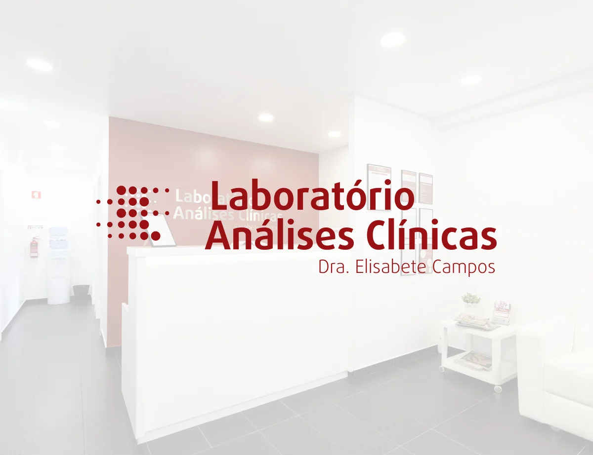 Logótipo Laboratório Análises Clínicas Dra. Elisabete Campos sobre fotografia